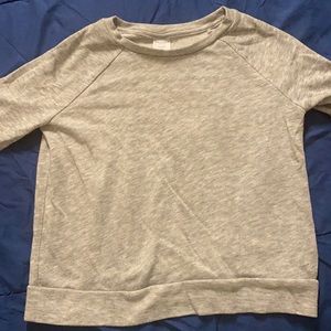 grey mid sleeve shirt size 6/6X (no refunds)